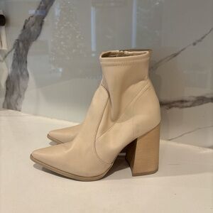 Steve Madden Elegant Cream Ankle Boots